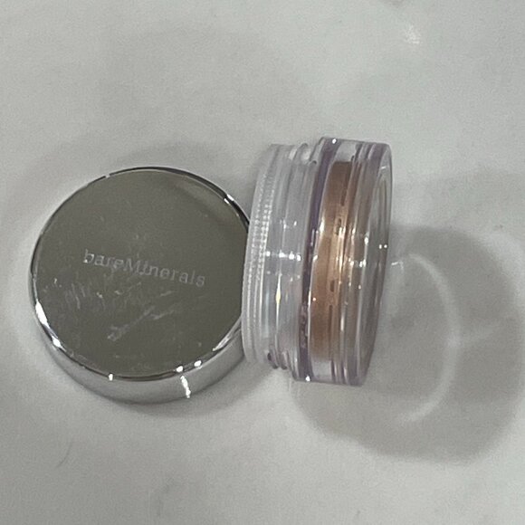 bareMinerals secret radiance all-over face color - Picture 4 of 4
